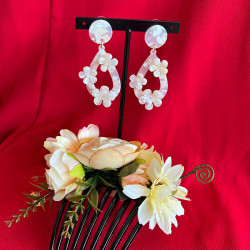 PENDIENTES GOTA NACARADOS FLORES BLANCO